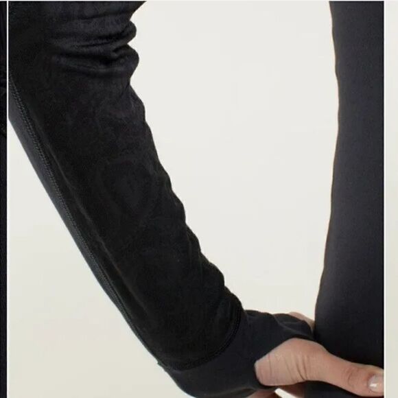 Lululemon black star runner lace pullover top size 8 - Picture 4 of 14